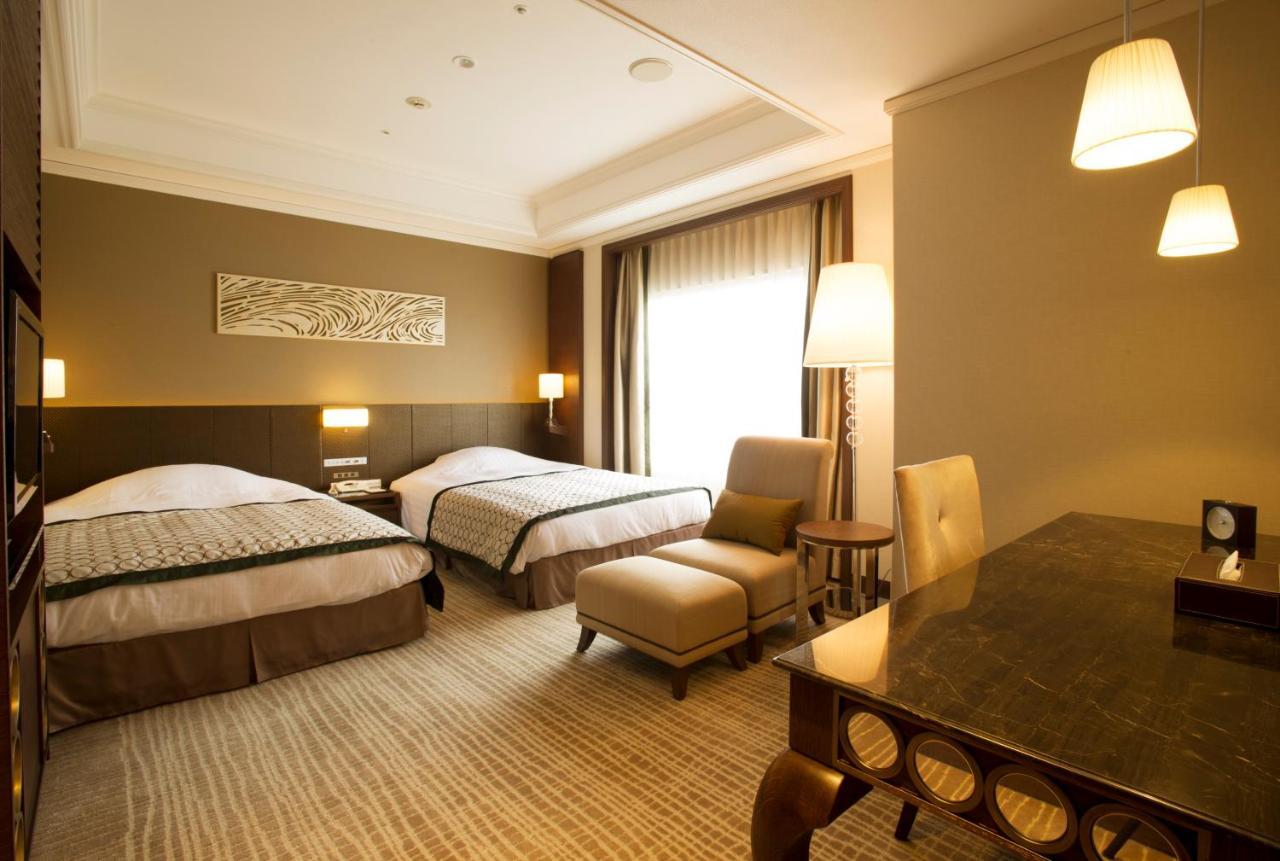 Jr Hotel Clement Токусима Экстерьер фото
